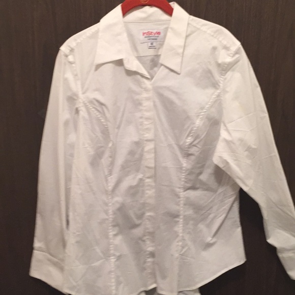 WHITE FITTED BRACELET LENGTH SLEEVE BUTT DOWN  EUC - Picture 2 of 7